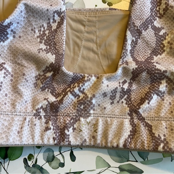 Varley Nude Beige Snake Print Delta Sports Bra size small - Picture 8 of 9